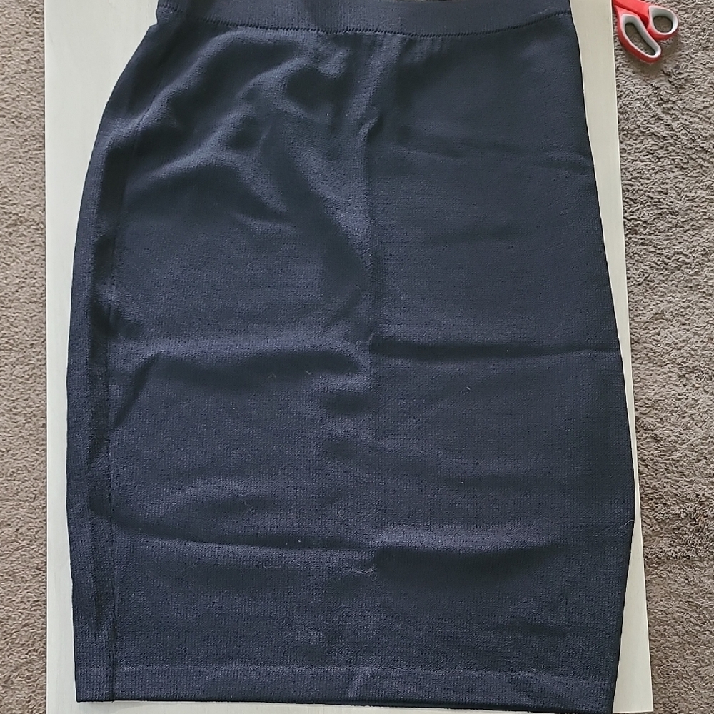 Elegant Black Pencil Skirt